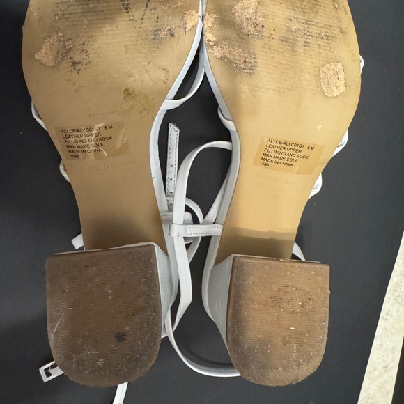 Block Heels by Steve Madden. 6M. White. Pre-Loved - Picture 9 of 10
